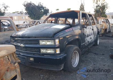 2000 Chevrolet Tahoe Limited z USA, uszkodzony, nr VIN 1GNEC13R8YR154578